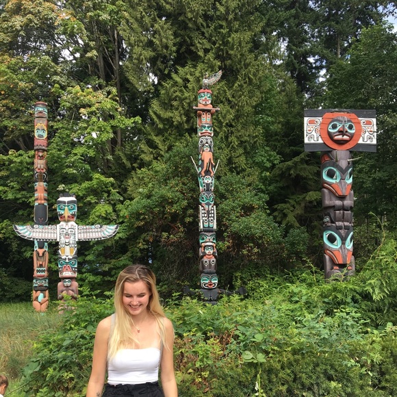 Meet your Posher, Lorna - Picture 1 of 1